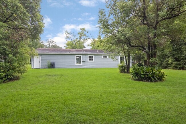 Building Photo - 512 N Inwood Dr