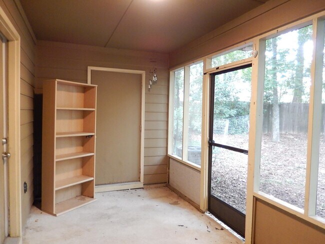 Building Photo - 3335 Sedona Rd