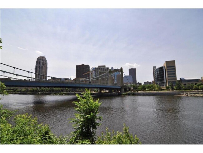 Building Photo - 521 5th Ave SE