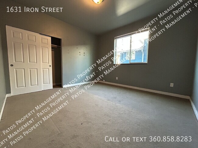 Building Photo - 1631 Iron St