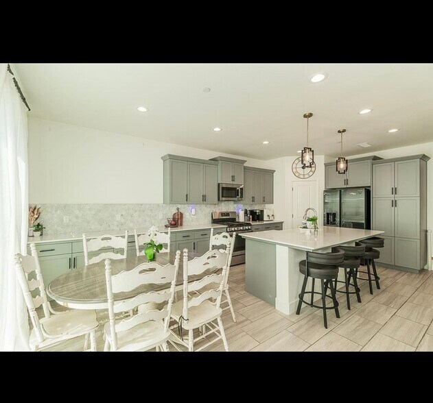 Building Photo - 4254 Oak Knoll Rd