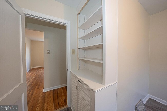 Building Photo - 1457 Manoa Rd