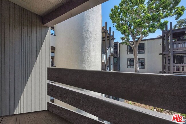 Building Photo - 7777 W 91st St