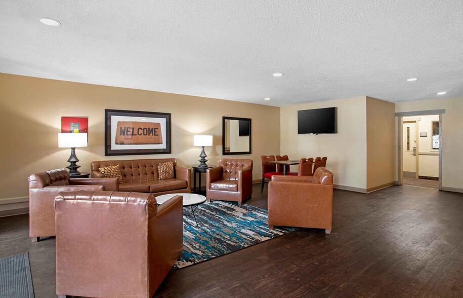 Building Photo - Furnished Studio-Houston Northwest - Hwy. 290 Hollister