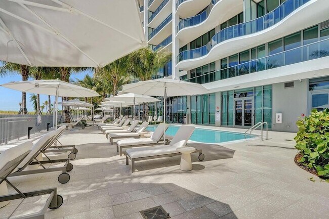 Building Photo - 900 N Ocean Blvd