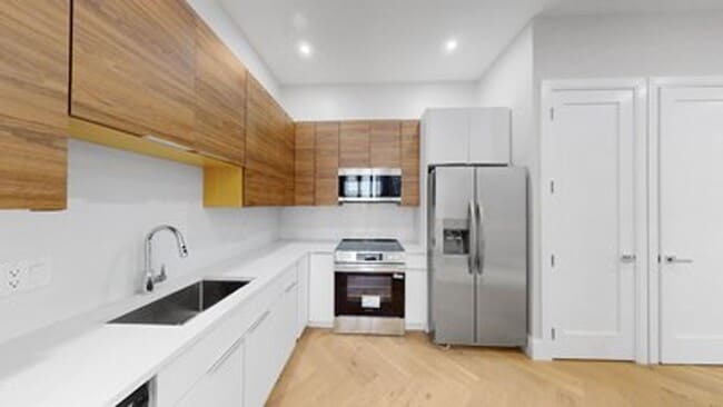 Building Photo - Luxury in the Heart of Chestnut Hill - Available Now!
