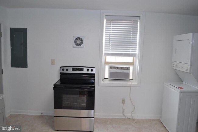 Building Photo - 127 N Market St