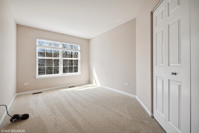 Building Photo - 1706 Buckingham Dr