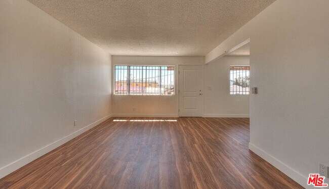 Building Photo - 8468 S Halldale Ave