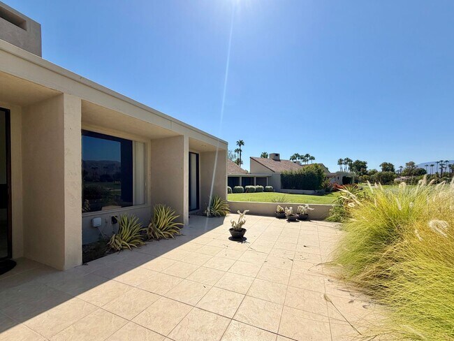 Building Photo - 34983 Mission Hills Dr