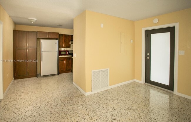 Building Photo - 8846 SW 25th St