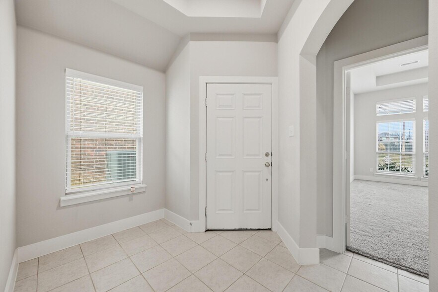 Building Photo - 3916 Trenton Pl