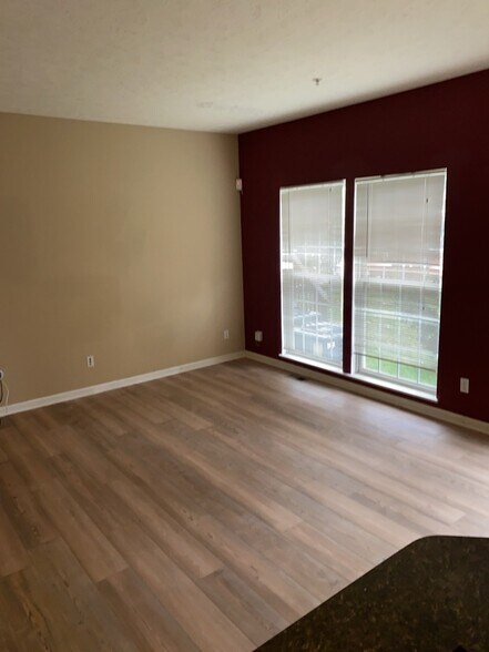 Building Photo - 2898 Andover Cir