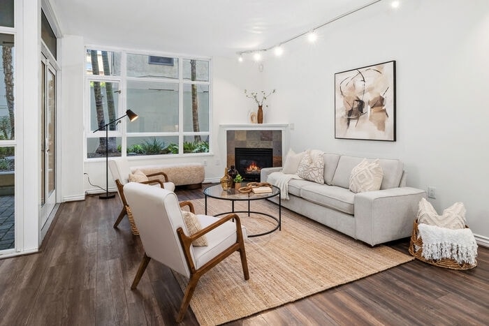 Building Photo - 850 Beech St