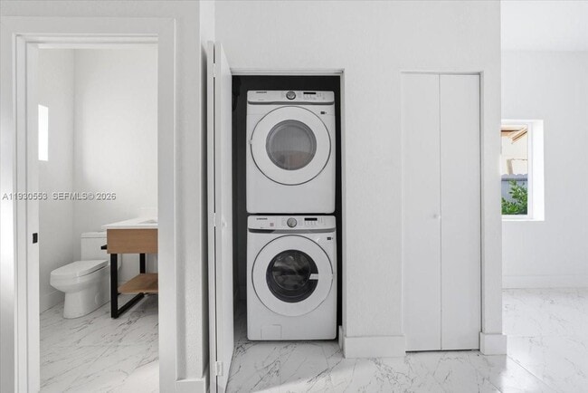 Building Photo - 1126 NW 28th St