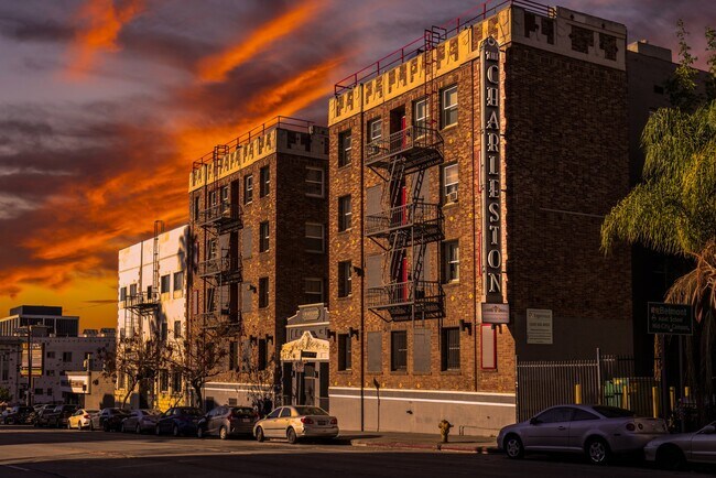 Building Photo - 729 S Union Ave