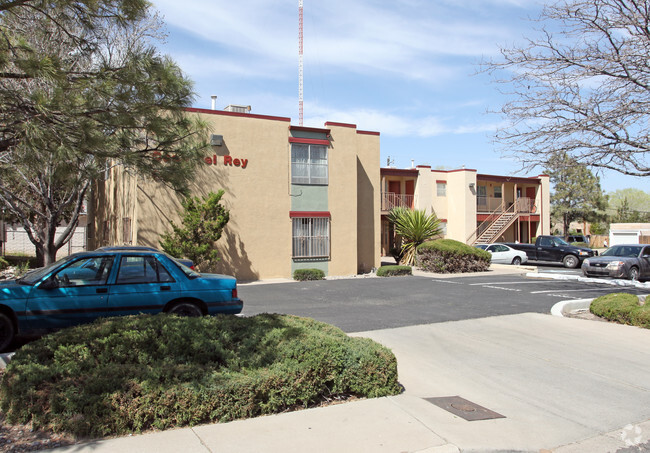 Building Photo - White Oak Apartments