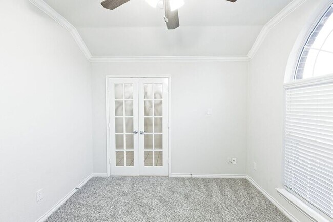 Building Photo - 5925 Silver Buckle Dr