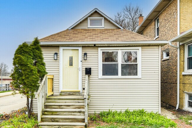 Building Photo - 927 Flournoy St