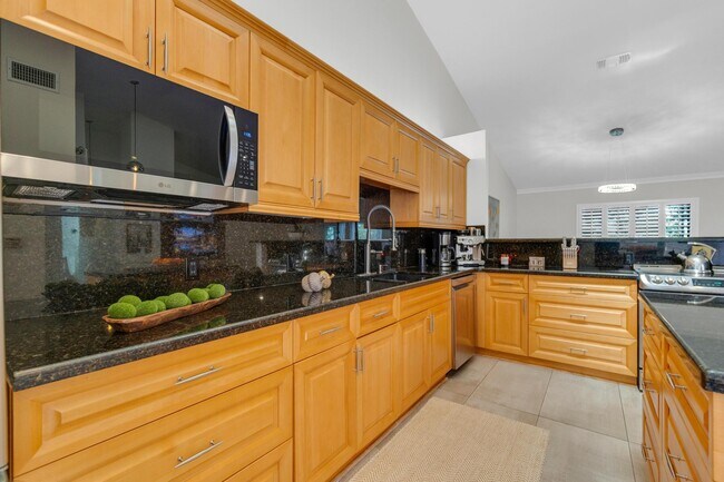 Building Photo - 23265 Boca Club Colony Cir