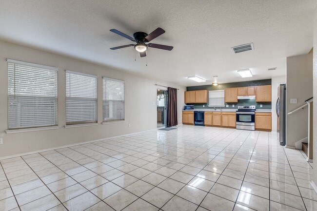 Building Photo - BEAUTIFUL 4-BEDROOM HOME NEAR UTSA