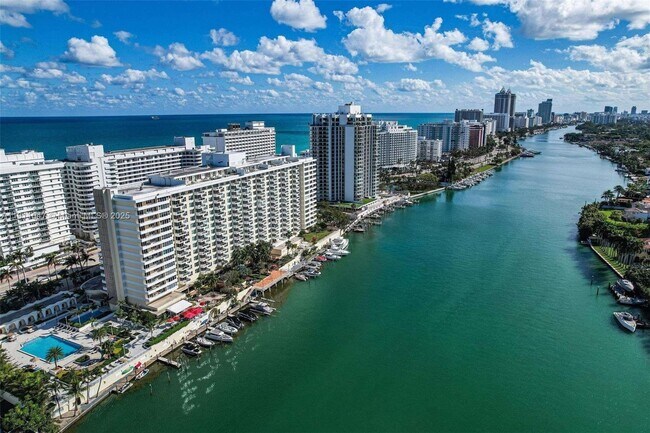 Primary Photo - 5600 Collins Ave