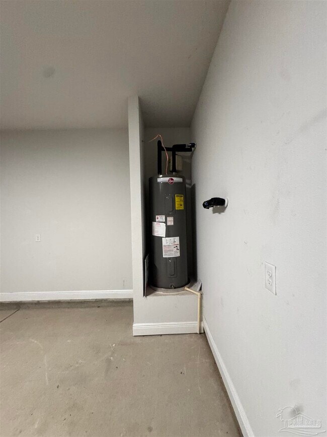 Building Photo - 5723 Maggie Rose Cir