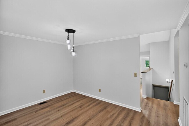 Building Photo - 137 Pepper Ridge Cir