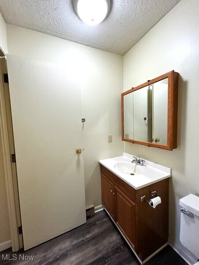 Building Photo - 200 Fernwood Rd