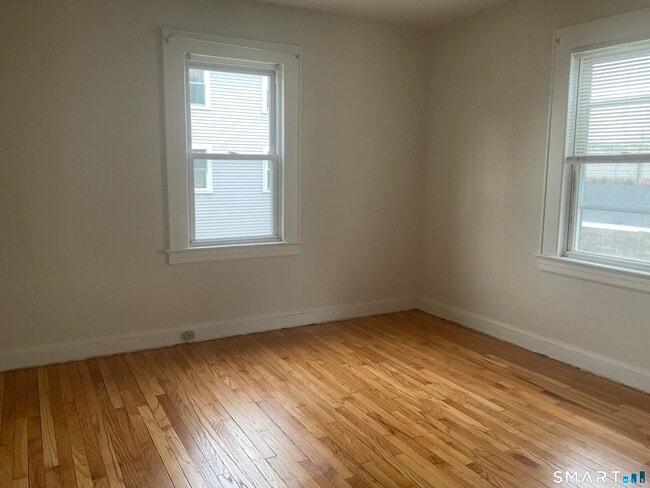 Building Photo - 340 Knowlton St