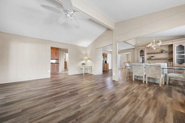 Building Photo - 74647 Azurite Cir E