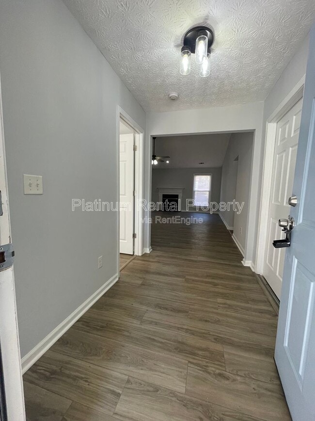 Building Photo - 1630 Creek Crossing SE