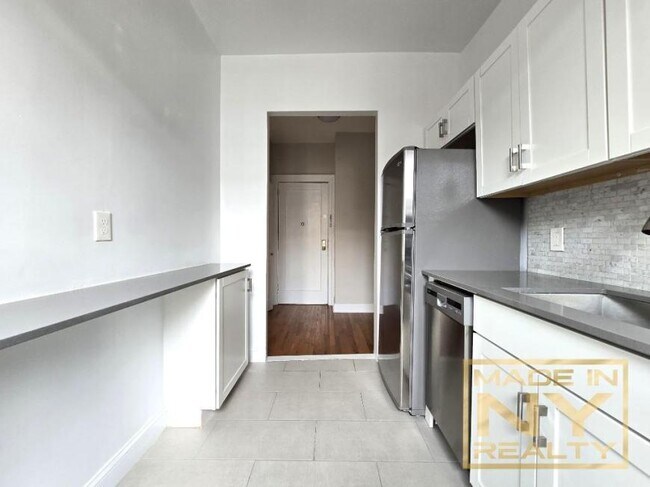 Building Photo - 1 bedroom in ASTORIA NY 11103