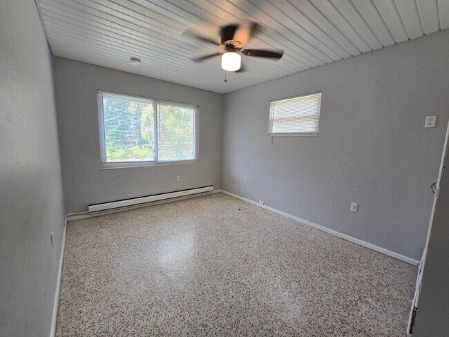 Building Photo - 6346 Beechwood Ave