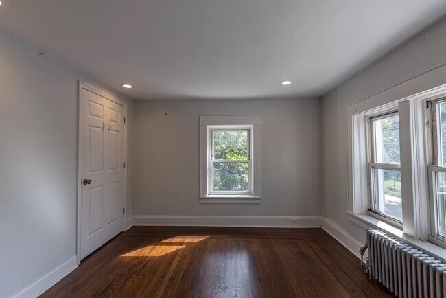 Building Photo - 208 Terrace Ave