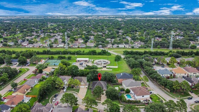 Building Photo - 10214 White Oak Trail Ln