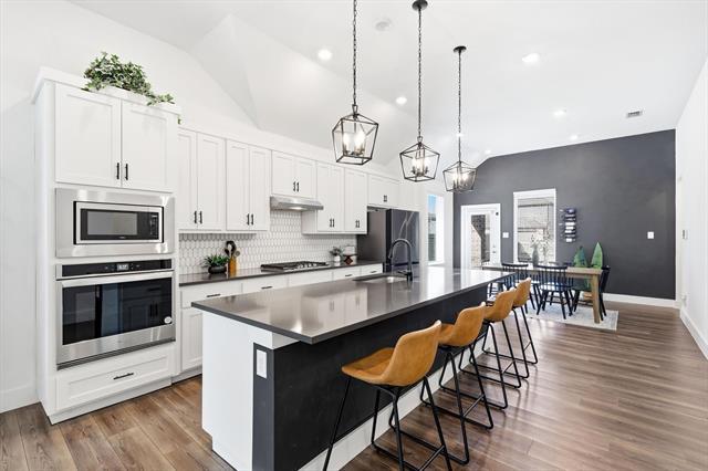 Building Photo - 2320 Stella Ln