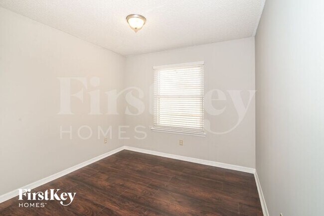 Building Photo - 8450 Sugartree Dr