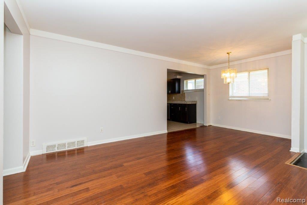 Building Photo - 26211 Linwood St