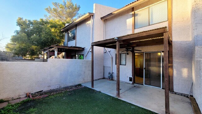 Building Photo - 5245 Child Ct