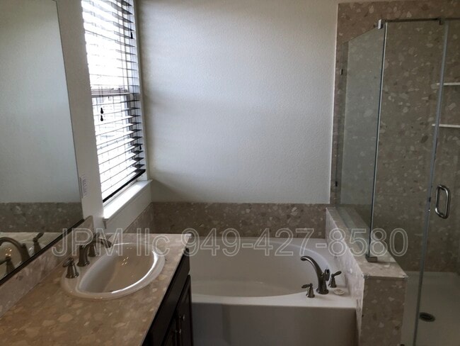 Building Photo - 10643 Foxberry Park Dr