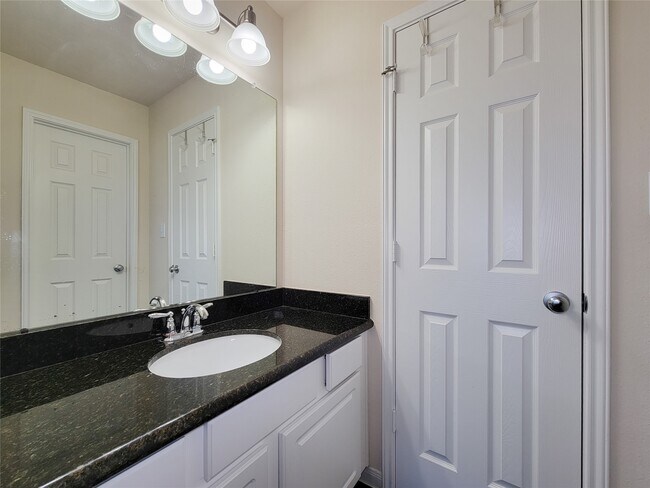 Building Photo - 26307 Langdon Ct