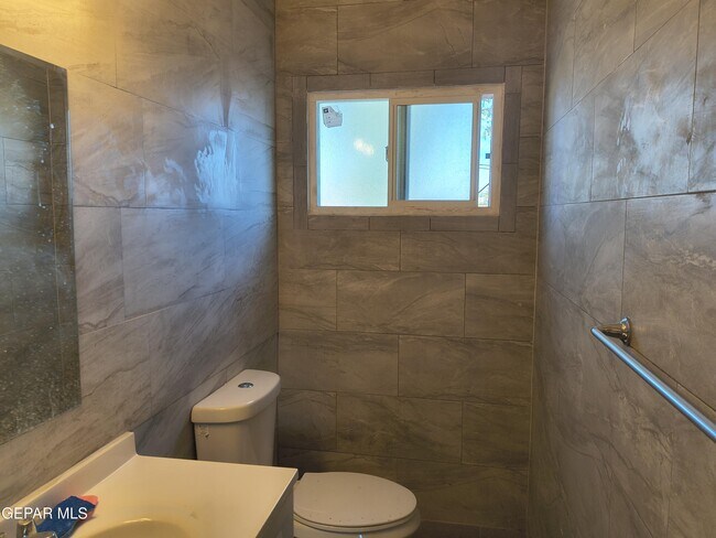 Building Photo - 714 N San Marcial St