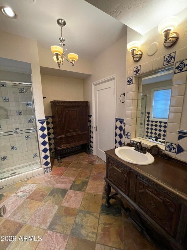 Building Photo - 2021 N Alvarado Rd