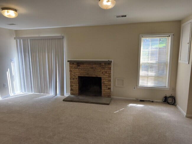Building Photo - McLean Park Haven: Serene Living in a Tran...