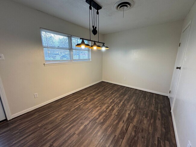 Building Photo - 4-Bedroom Home for Rent in Copperas Cove, TX