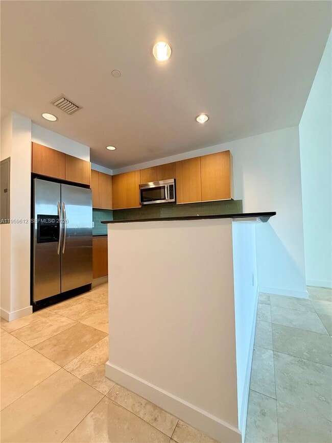 Building Photo - 1060 Brickell Ave