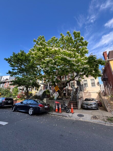 Building Photo - 3547 10th St NW