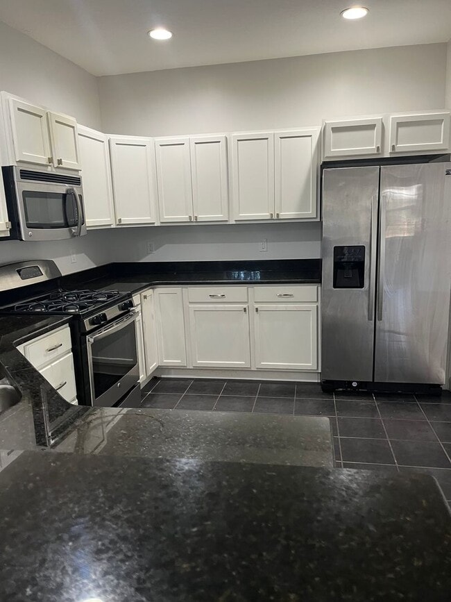 Building Photo - Close to Deland High School