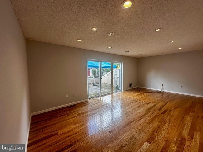 Building Photo - 99 Thoreau Dr
